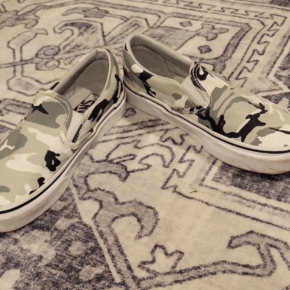 Vans Camouflage Slip-On Sneakers - Picture 2 of 8